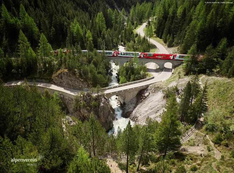 Alpenverein OEAV.CZ Pěší turistika s využitím Švýcarského dopravního systému